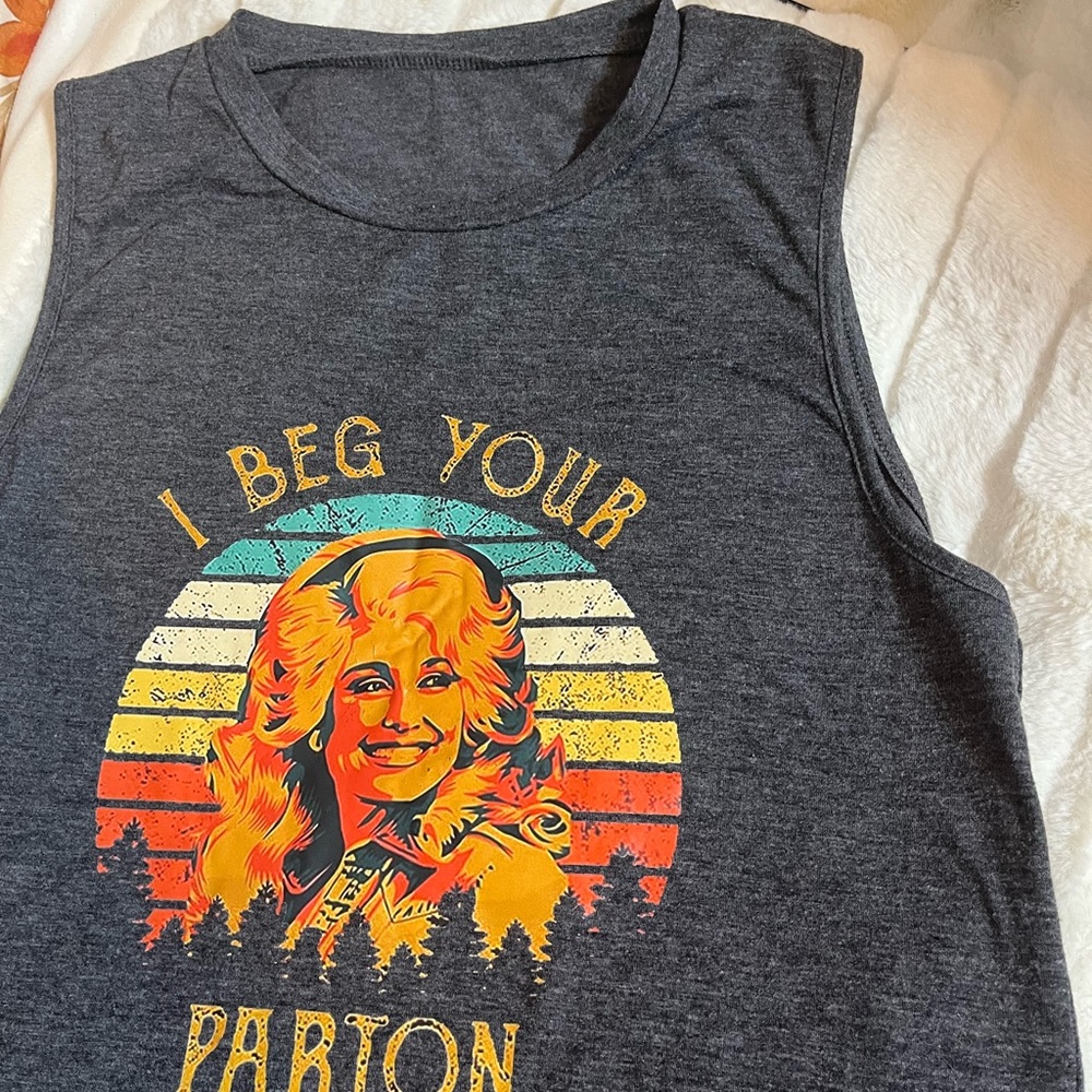 Dolly Parton S Graphic Tank “I Beg Your Parton” TN Casual Spring Summer Top